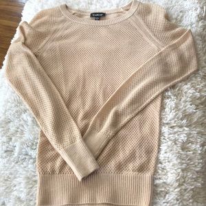 Women’s lightweight sweater